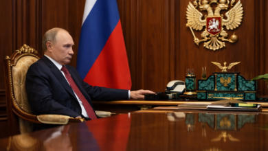 Russia internet crackdown illustration showing digital censorship and surveillance control