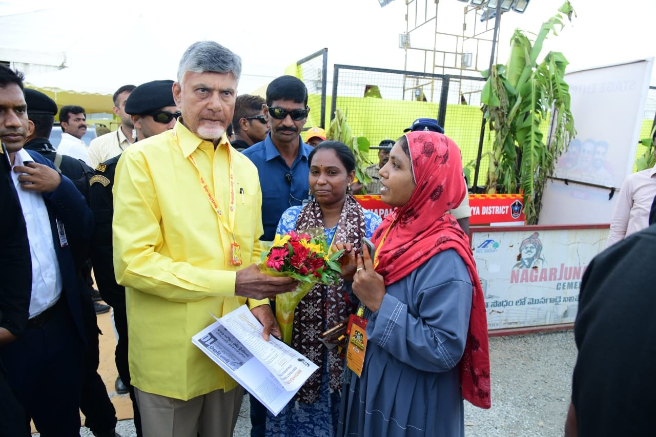 Andhra Pradesh contract staff nurses protest for regularisation