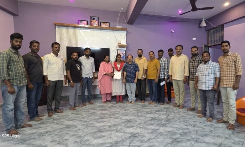 AURAA Ignites Charitable Trust gives financial help to police aspirant