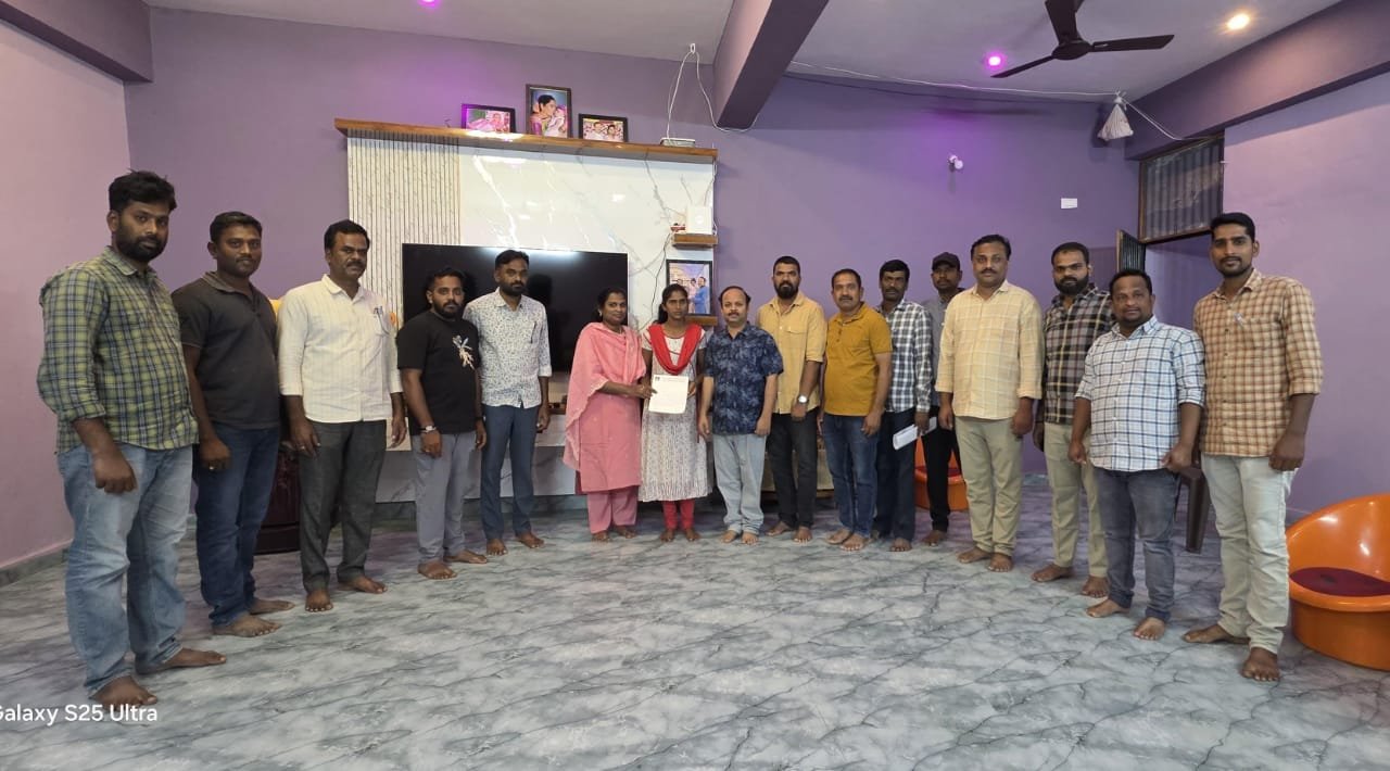 AURAA Ignites Charitable Trust gives financial help to police aspirant