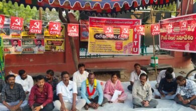 Proddatur municipal workers protest dismissal of employee with hunger strike and union support
